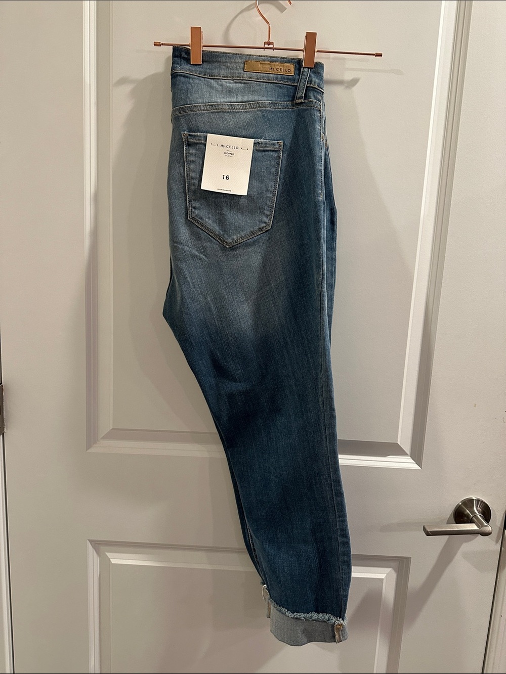 Stylish Blue Cropped Women's Jeans